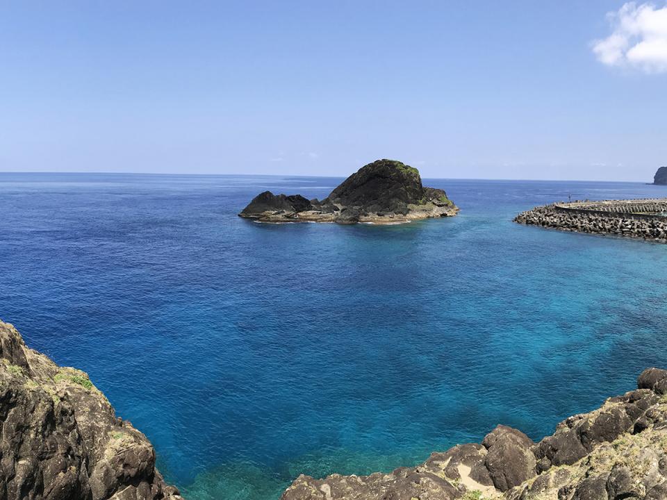 蘭嶼：海灣與海中的小島